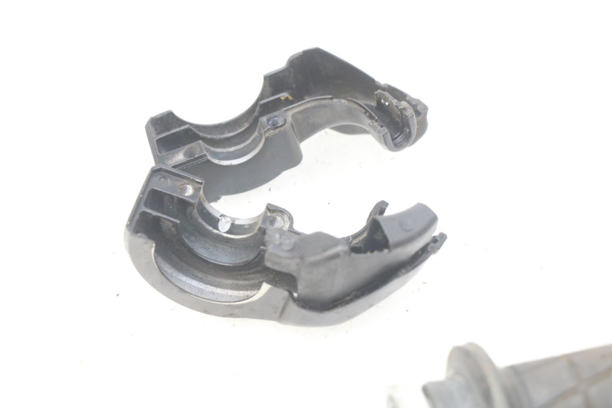 photo de MANOPOLE DELL'ACCELERATORE YAMAHA FJR ABS 1300 (2006 - 2012)