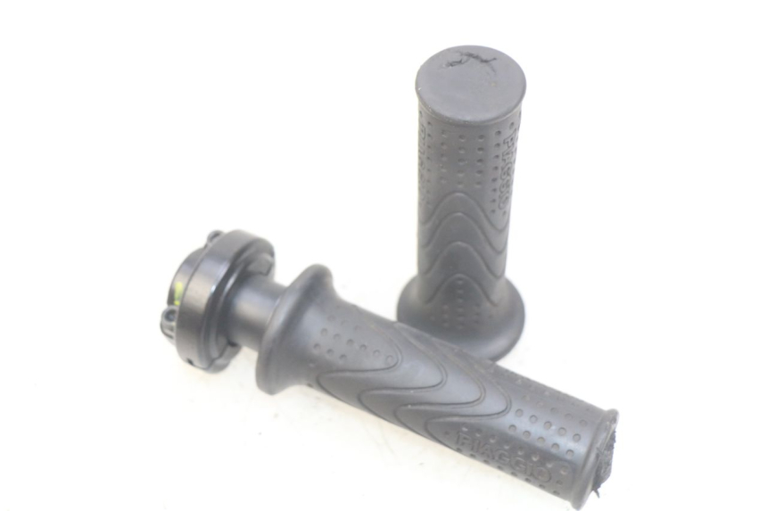 photo de MANOPOLE DELL'ACCELERATORE PIAGGIO FLY 4T 50 (2013 - 2017)