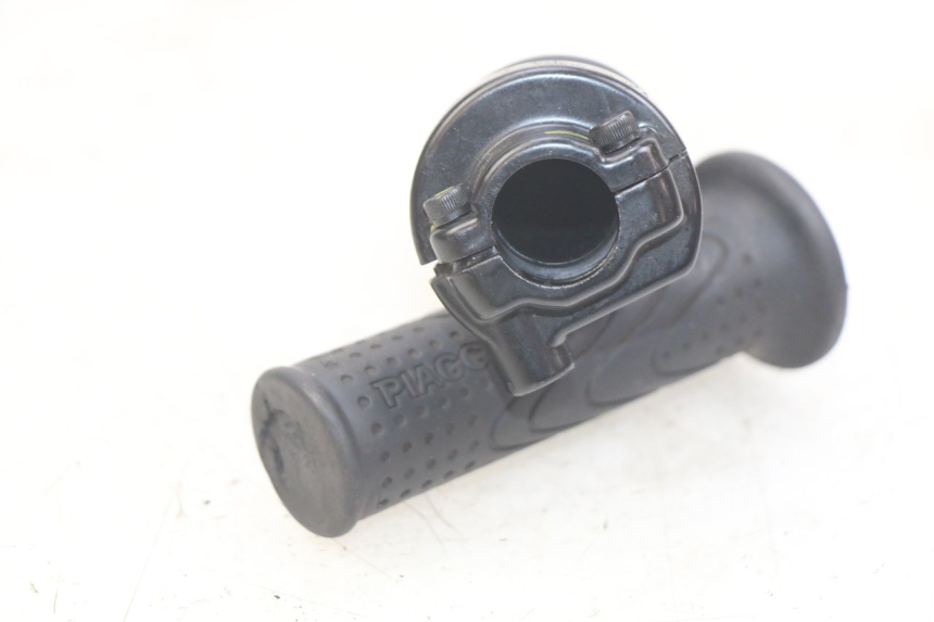 photo de MANOPOLE DELL'ACCELERATORE PIAGGIO FLY 4T 50 (2013 - 2017)