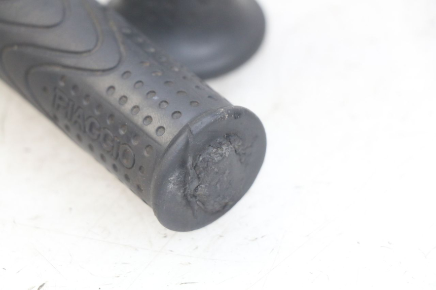 photo de MANOPOLE DELL'ACCELERATORE PIAGGIO FLY 4T 50 (2013 - 2017)