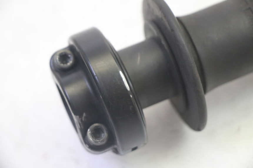 photo de MANOPOLE DELL'ACCELERATORE PIAGGIO FLY 4T 50 (2013 - 2017) - Dettaglio del componente