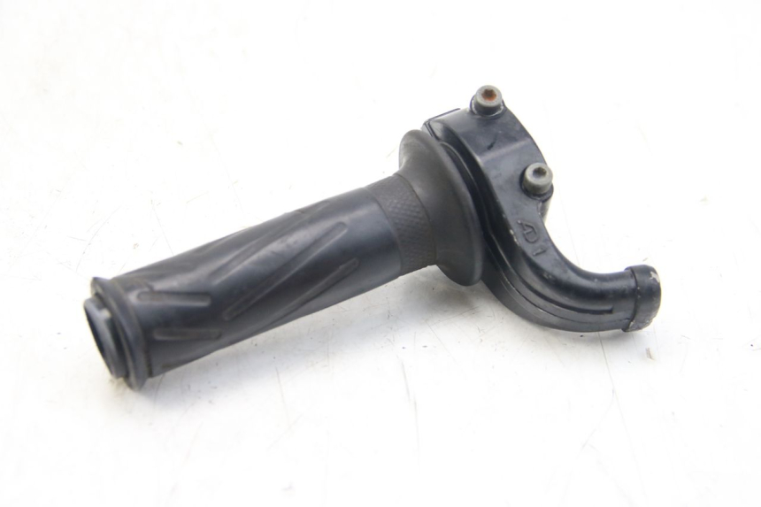 photo de MANOPOLE DELL'ACCELERATORE YAMAHA FZS FAZER 600 (2001 - 2003)