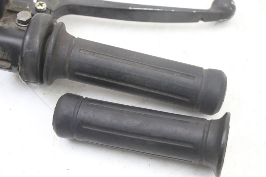 photo de MANOPOLE DELL'ACCELERATORE HONDA SCV LEAD 100 (2003 - 2007)