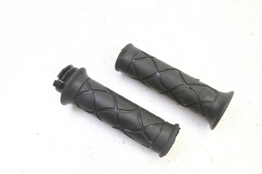 photo de ACCELERATORE YAMAHA JOG R 50 (2004 - 2014)