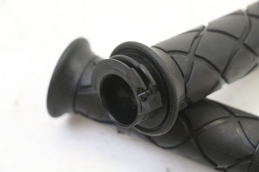 photo de ACCELERATORE YAMAHA JOG R 50 (2004 - 2014)
