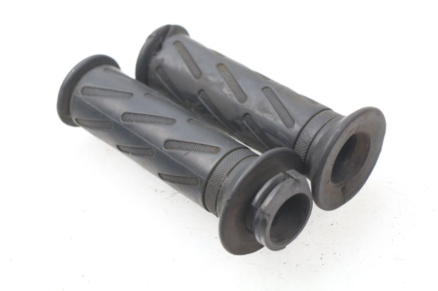 photo de ACCELERATORE PEUGEOT KISBEE 2T 50 (2018 - 2022)