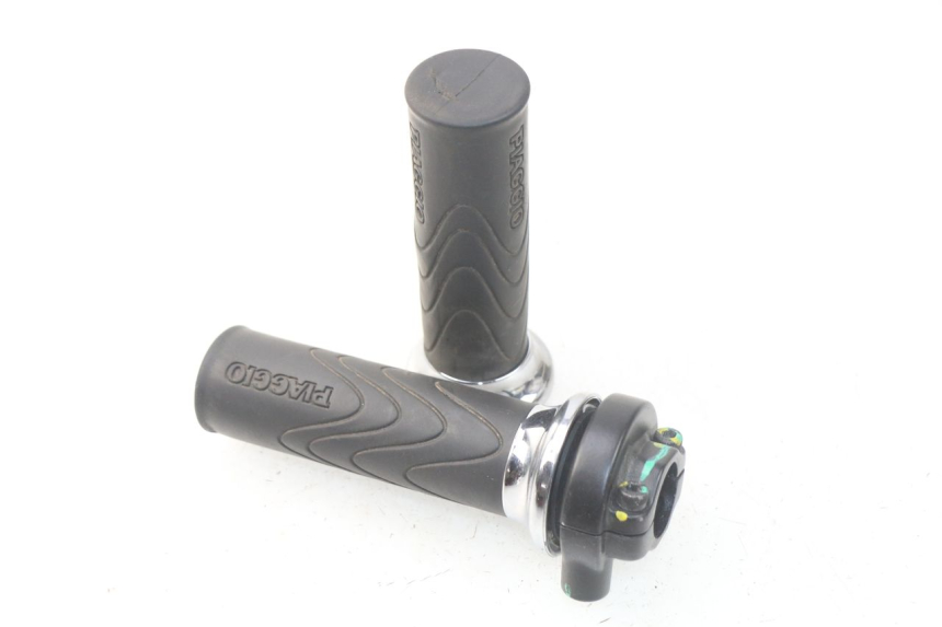 photo de MANOPOLE DELL'ACCELERATORE PIAGGIO LIBERTY IGET 4T 50 (2015 - 2020)