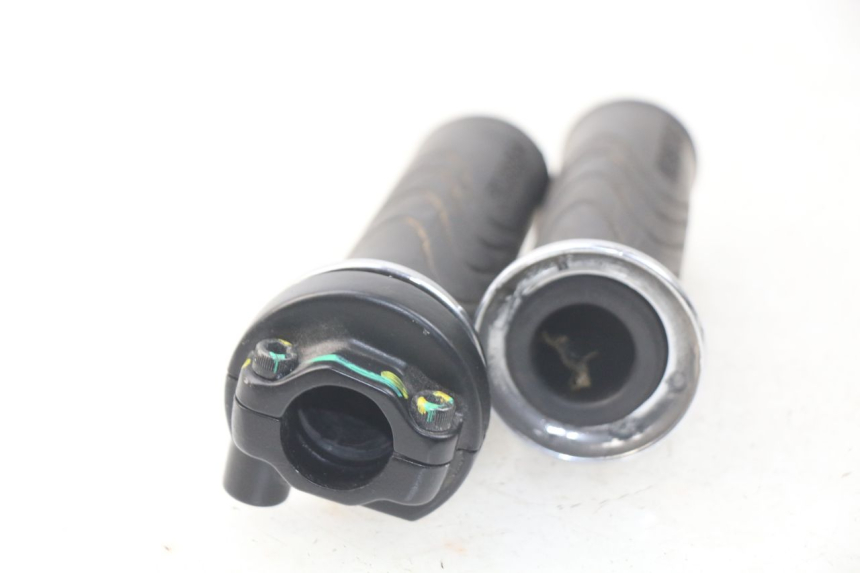 photo de MANOPOLE DELL'ACCELERATORE PIAGGIO LIBERTY IGET 4T 50 (2015 - 2020)