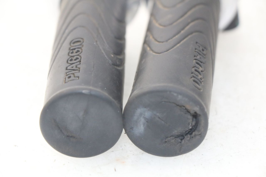 photo de MANOPOLE DELL'ACCELERATORE PIAGGIO LIBERTY IGET 4T 50 (2015 - 2020)