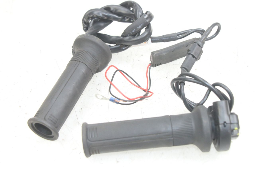 photo de MANOPOLE DELL'ACCELERATORE PIAGGIO MEDLEY 125 (2016 - 2023)