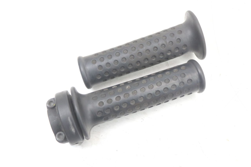 photo de MANOPOLE DELL'ACCELERATORE PIAGGIO MP3 LT 400 (2007 - 2012)