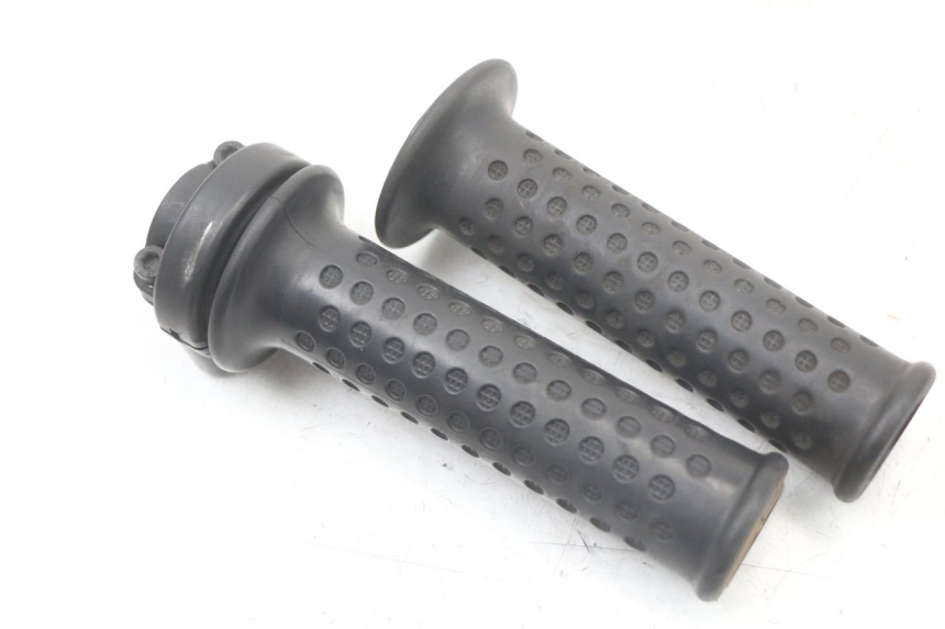 photo de MANOPOLE DELL'ACCELERATORE PIAGGIO MP3 LT 400 (2007 - 2012)