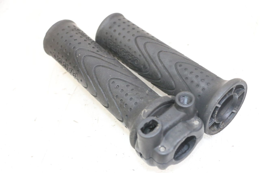 photo de ACCELERATORE PIAGGIO MP3 LT 300 (2010 - 2016)