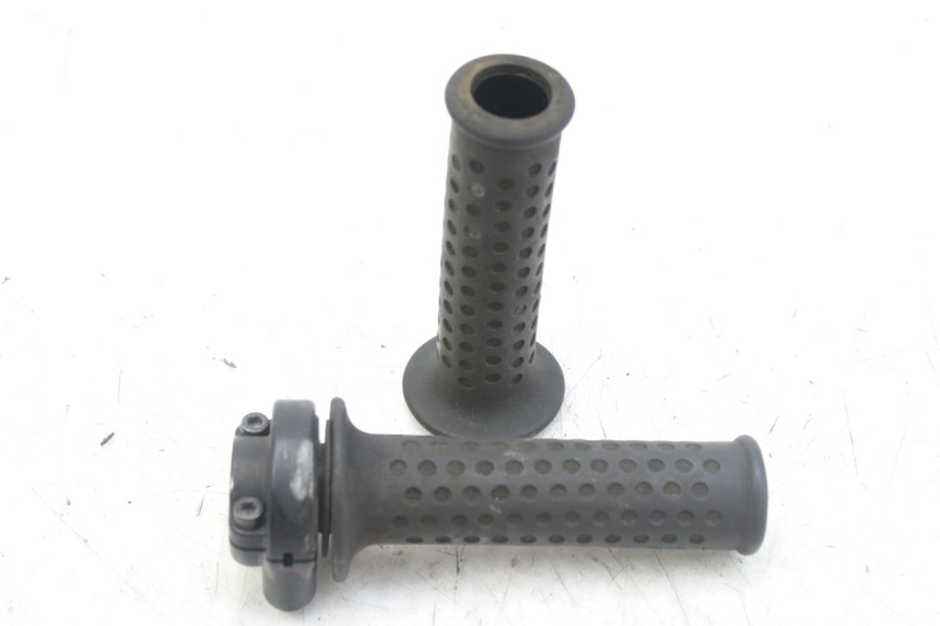 photo de MANOPOLE DELL'ACCELERATORE PIAGGIO MP3 RL 250 (2007 - 2010)