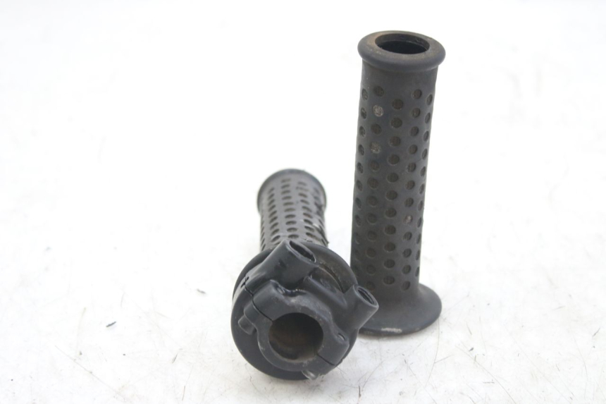 photo de MANOPOLE DELL'ACCELERATORE PIAGGIO MP3 RL 250 (2007 - 2010)