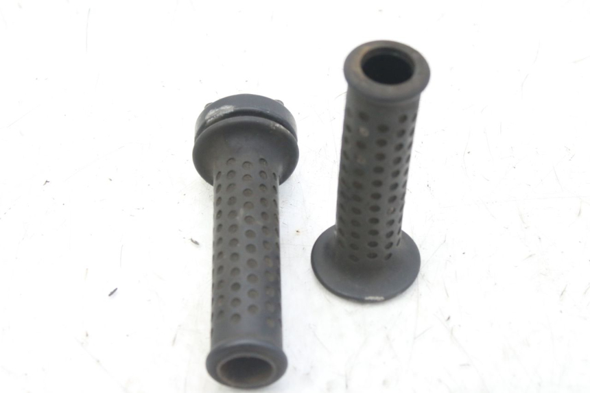 photo de MANOPOLE DELL'ACCELERATORE PIAGGIO MP3 RL 250 (2007 - 2010)