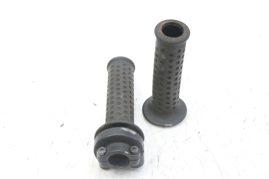 photo de MANOPOLE DELL'ACCELERATORE PIAGGIO MP3 RL 250 (2007 - 2010)