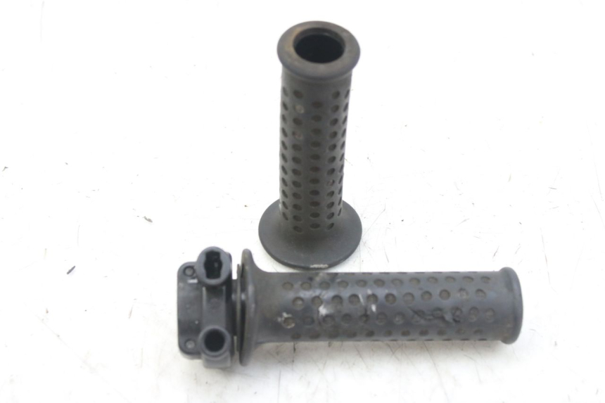 photo de MANOPOLE DELL'ACCELERATORE PIAGGIO MP3 RL 250 (2007 - 2010)