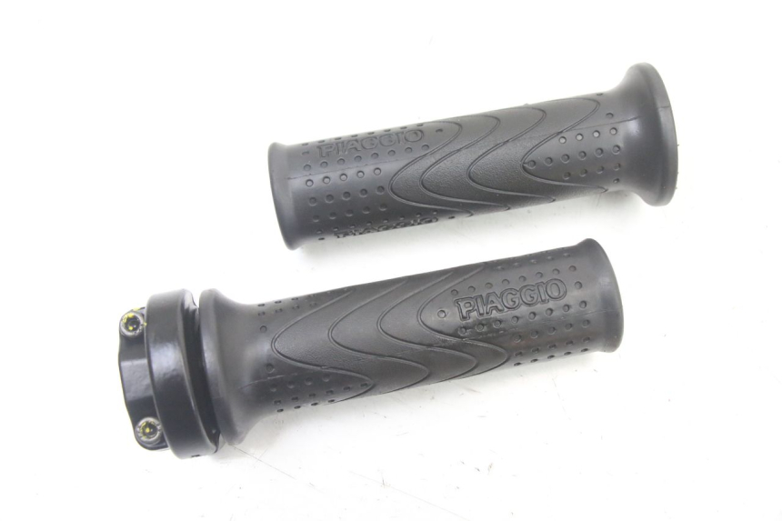photo de MANOPOLE DELL'ACCELERATORE PIAGGIO MP3 500 (2014 - 2016)