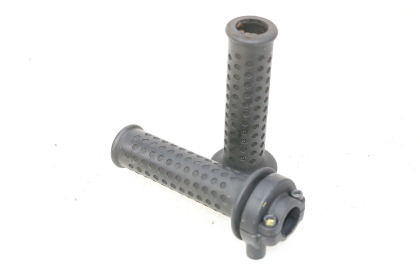 photo de MANOPOLE DELL'ACCELERATORE PIAGGIO MP3 RL 250 (2007 - 2010)