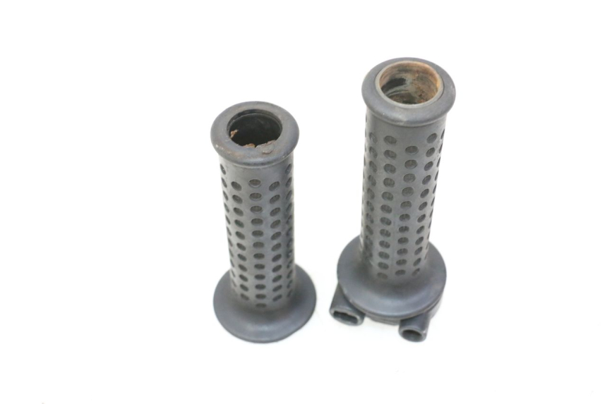photo de MANOPOLE DELL'ACCELERATORE PIAGGIO MP3 RL 250 (2007 - 2010)