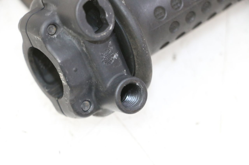 photo de MANOPOLE DELL'ACCELERATORE PIAGGIO MP3 RL 250 (2007 - 2010)