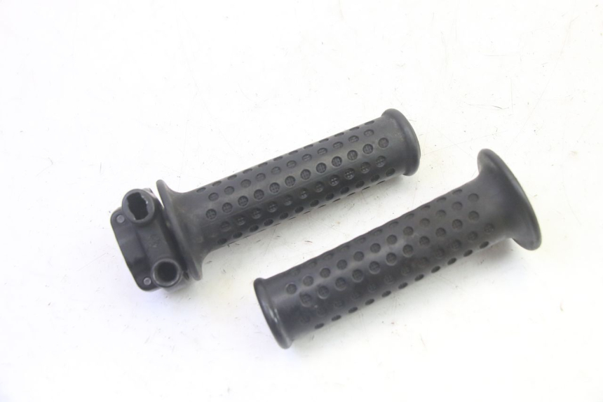 photo de MANOPOLE DELL'ACCELERATORE PIAGGIO MP3 RL 250 (2007 - 2010) - Zoom sullo stato d'uso