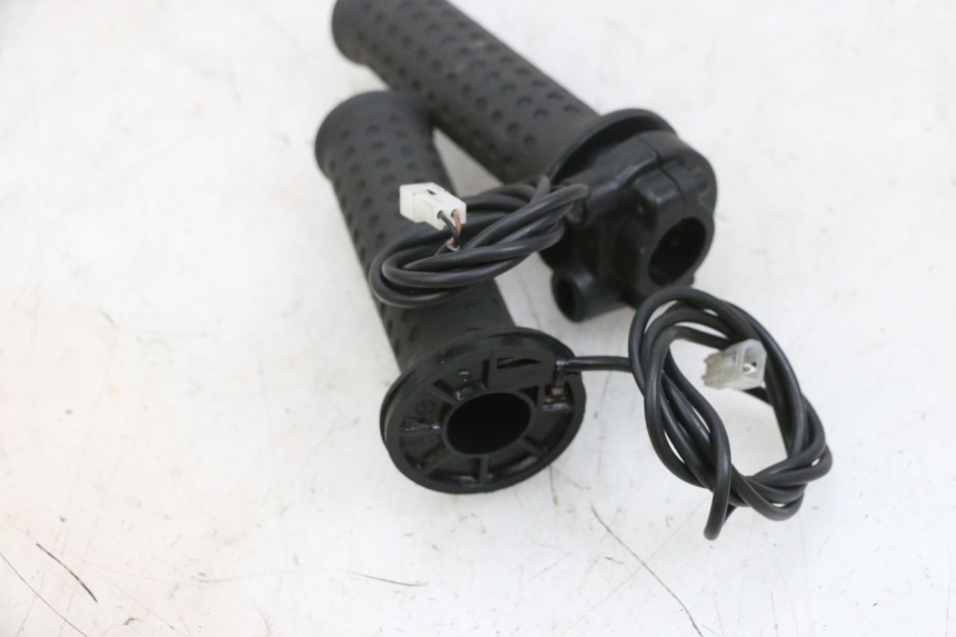 photo de ACCELERATORE PIAGGIO MP3 500 (2016 - 2018) - Altra angolazione