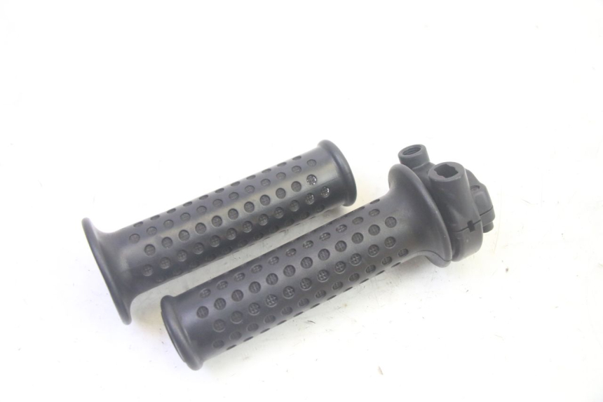 photo de MANOPOLE DELL'ACCELERATORE PIAGGIO MP3 RL 250 (2007 - 2010) - Zoom sullo stato d'uso