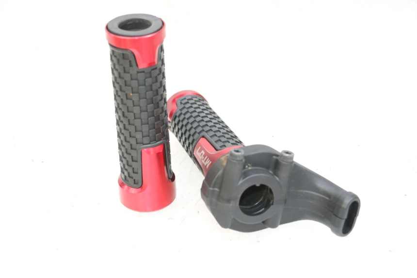 photo de ACCELERATORE YAMAHA MT-07 MT07 ABS 700 (2018 - 2020) - Altra angolazione