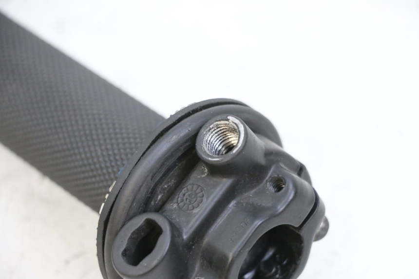 photo de MANOPOLE DELL'ACCELERATORE PIAGGIO NEW TYPHOON 50 (2018 - 2021) - Primo piano tecnico