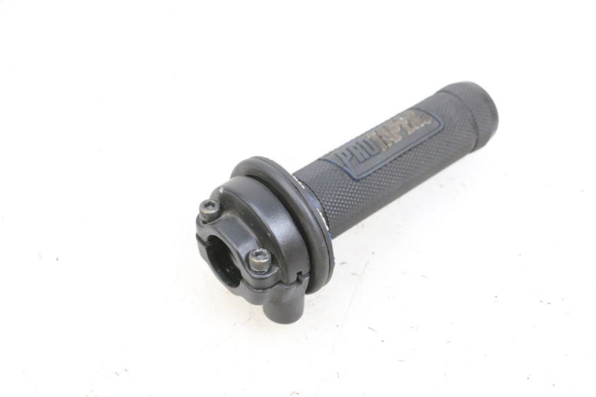 photo de MANOPOLE DELL'ACCELERATORE PIAGGIO NEW TYPHOON 50 (2018 - 2021) - Dettagli dei punti di fissaggio