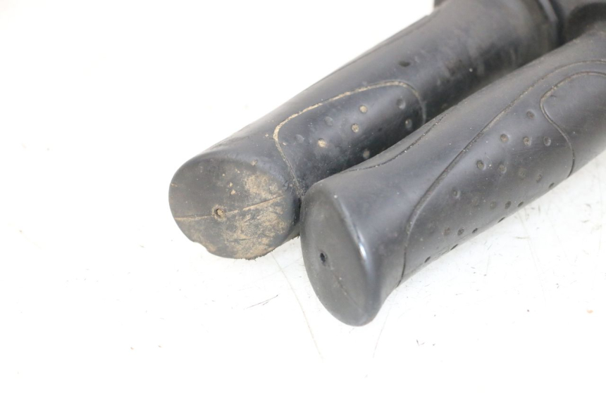 photo de MANOPOLE DELL'ACCELERATORE SYM ORBIT III 3 4T 50 (2018 - 2021) - Marcature e riferimenti originali