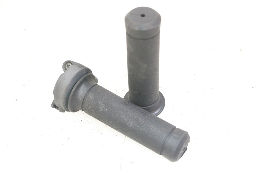 photo de MANOPOLE DELL'ACCELERATORE PEUGEOT TWEET 4T 50 (2014 - 2019)