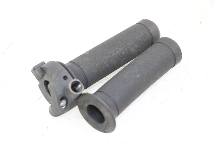 photo de MANOPOLE DELL'ACCELERATORE PEUGEOT TWEET 4T 50 (2014 - 2019)