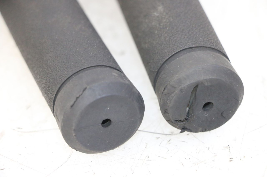 photo de MANOPOLE DELL'ACCELERATORE PEUGEOT TWEET 4T 50 (2014 - 2019)