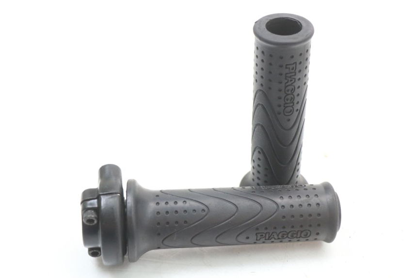 photo de MANOPOLE DELL'ACCELERATORE PIAGGIO MP3 500 (2011 - 2015)