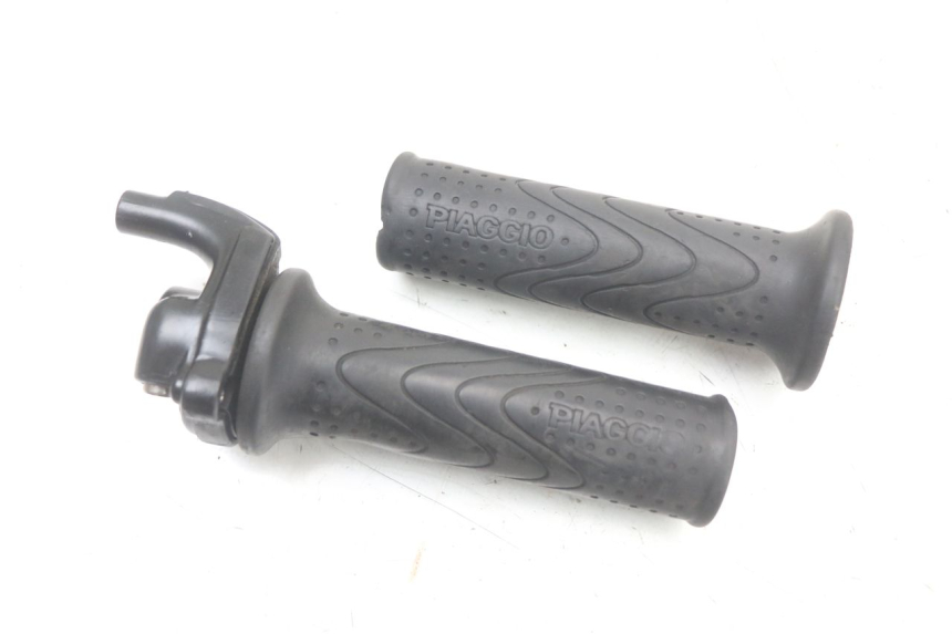 photo de ACCELERATORE PIAGGIO NEW TYPHOON 50 (2010 - 2017)