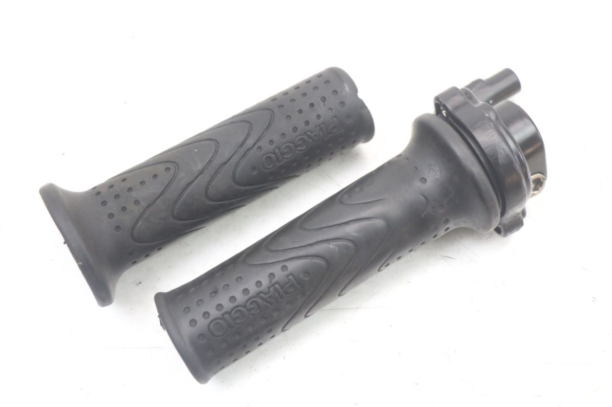 photo de ACCELERATORE PIAGGIO NEW TYPHOON 50 (2010 - 2017)