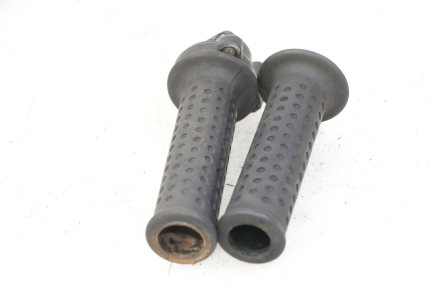 photo de ACCELERATORE PIAGGIO VESPA GRANTURISMO 200 (2004 - 2005)