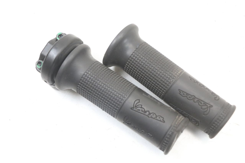 photo de ACCELERATORE PIAGGIO VESPA PRIMAVERA 4T 50 (2021 - 2024)