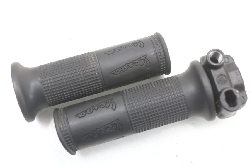 photo de ACCELERATORE PIAGGIO VESPA PRIMAVERA 4T 50 (2021 - 2024)
