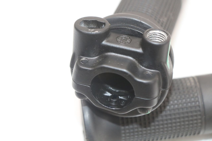 photo de ACCELERATORE PIAGGIO VESPA PRIMAVERA 4T 50 (2021 - 2024)