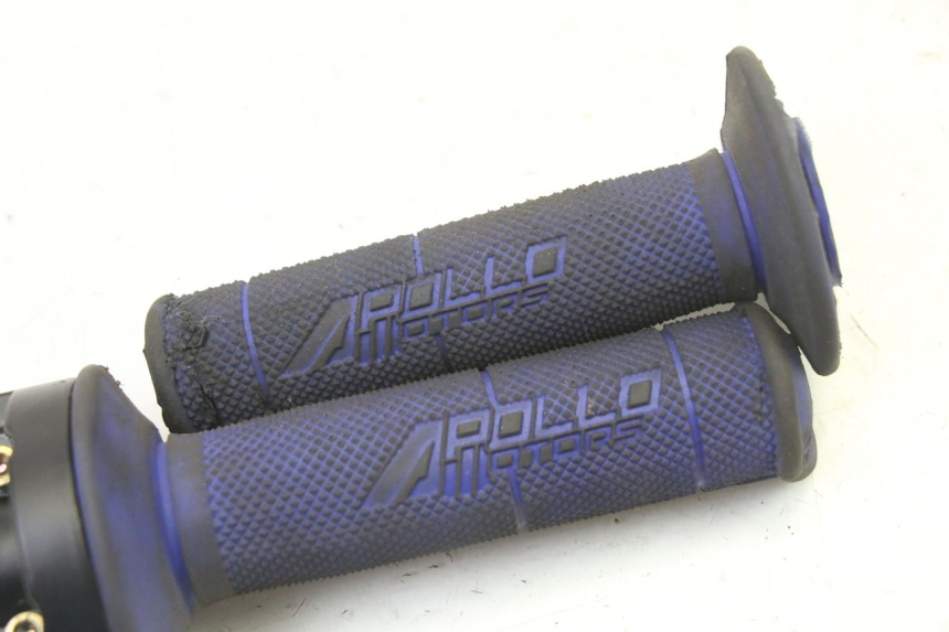 photo de MANOPOLE DELL'ACCELERATORE APOLLO RFZ 125