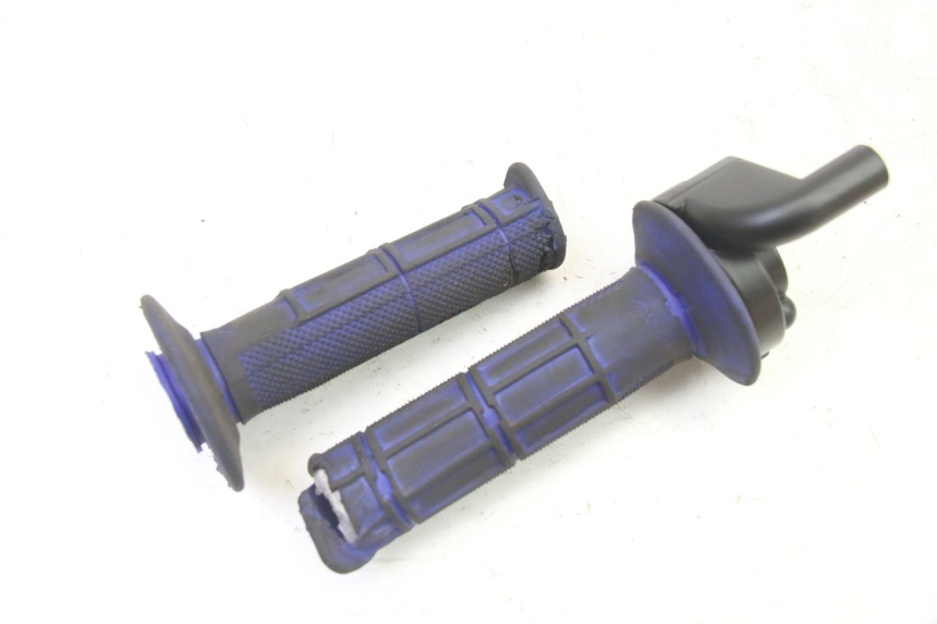 photo de MANOPOLE DELL'ACCELERATORE APOLLO RFZ 125