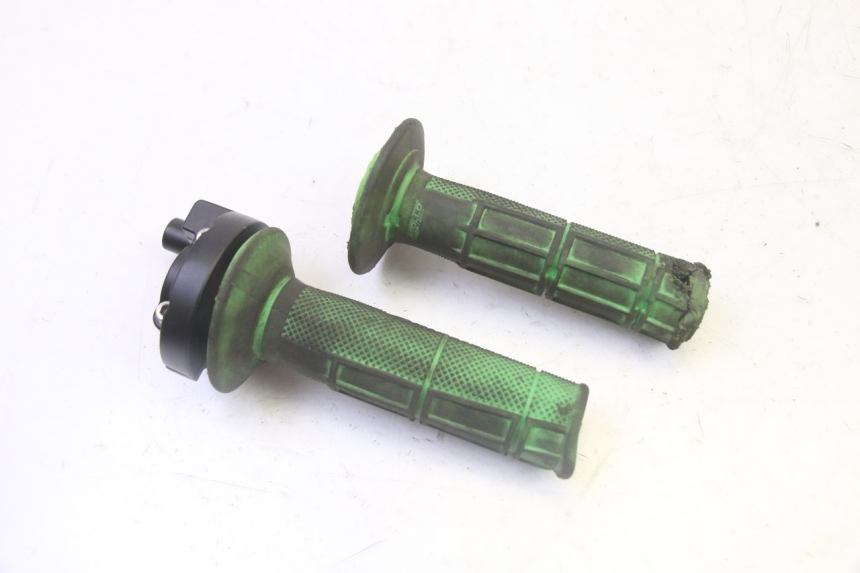 photo de MANOPOLE DELL'ACCELERATORE APOLLO RFZ 125