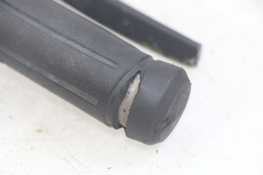 photo de MANOPOLE DELL'ACCELERATORE HONDA SCV LEAD 100 (2003 - 2007)