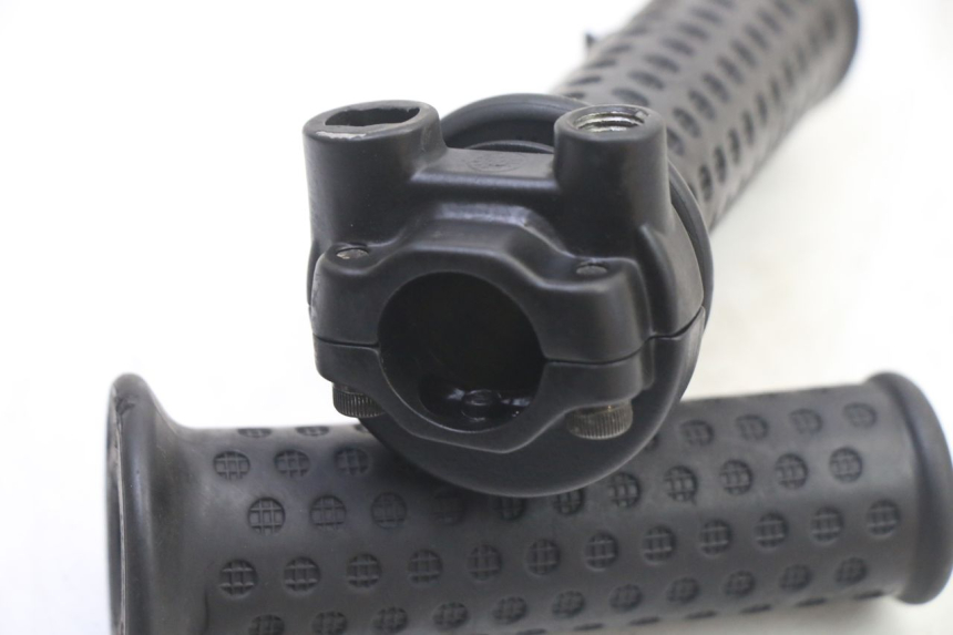 photo de MANOPOLE DELL'ACCELERATORE APRILIA SR 2T 50 (2018 - 2022)