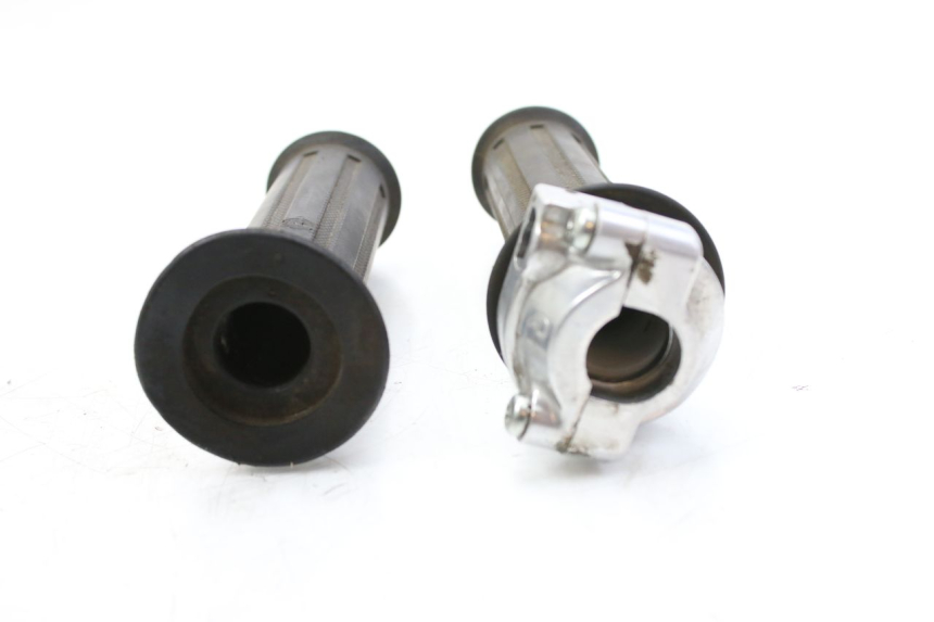 photo de MANOPOLE DELL'ACCELERATORE SUZUKI CP 80 (1985 - 1996)