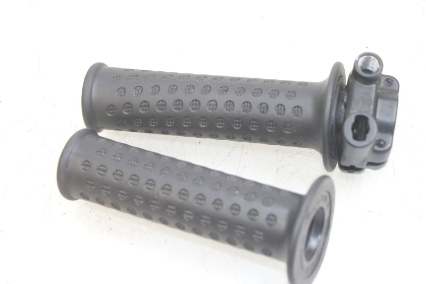 photo de MANOPOLE DELL'ACCELERATORE APRILIA SXR 50 (2021 - 2023)